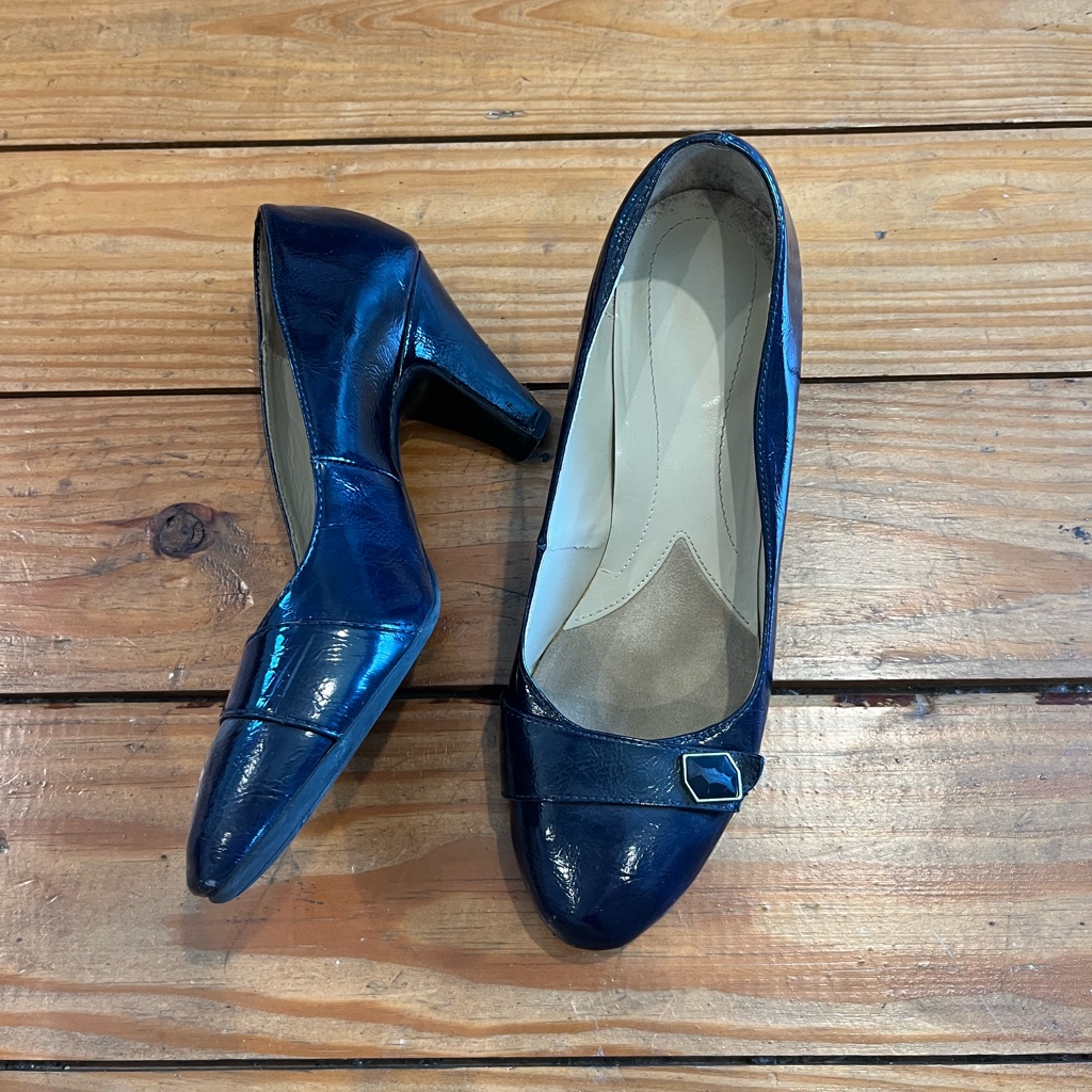 589 Blue Naturalizer Heels
